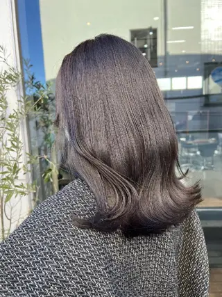 カラー セミロング magico 下北沢のヘアスタイル