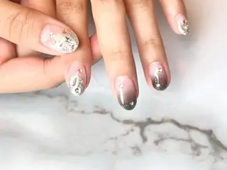 ミディアム ネイル ネイリスト シンのネイルデザイン