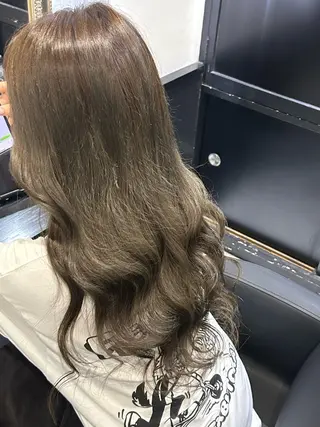 ロング カラー 長田 麻友子のヘアスタイル