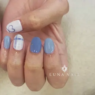 ネイル アトリエ　ミモザ所属・いまむら あかりのネイルデザイン