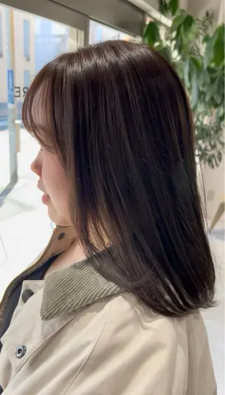 ミディアム カラー 赤みゼロベージュ 🤎MISAKIのヘアスタイル