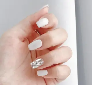 ネイル RAFFINE 月🦋🩵のネイルデザイン