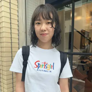 ミディアム カラー パーマ Lilu しずくのヘアスタイル
