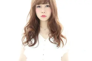 ミディアム セミロング ロング カラー ヘアアレンジ Re:ta KANZOのヘアスタイル