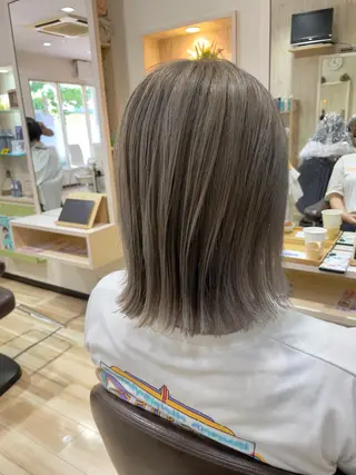 ミディアム カラー 🌈派手髪ハイトーン 🌈鈴木亮太🌈のヘアスタイル