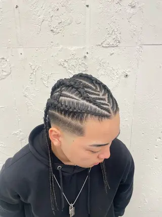 ヘアアレンジ メンズ コーンロウ／ブレイズ SYUのヘアスタイル
