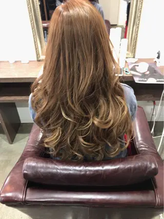 ロング カラー レイヤーカット匠 イソザキノリユキのヘアスタイル