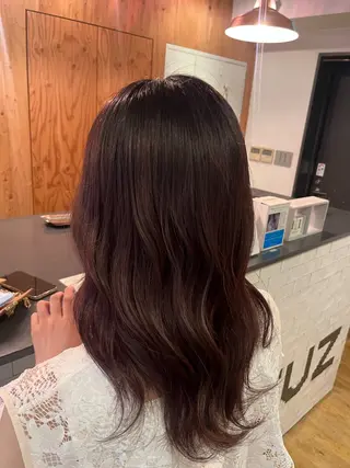 カラー ヨシオカ チオリのヘアスタイル