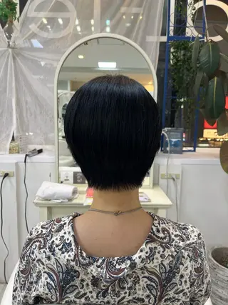 ショート 岡崎 嶺のヘアスタイル