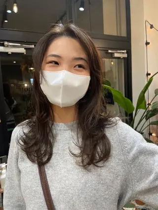 セミロング 透明感カラー 🦋AYAのヘアスタイル