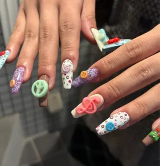 ネイル 🪐富島彩夏 /海外nail🪐のネイルデザイン