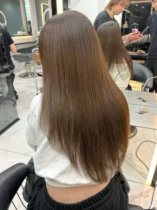 カラー ナズ ナズのヘアスタイル