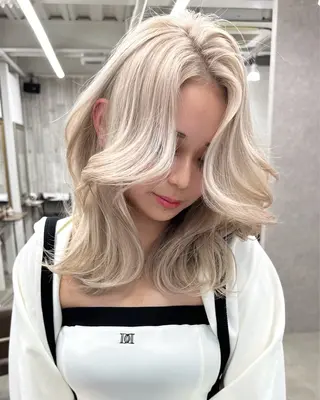 ミディアム 原田 瑠月のヘアスタイル