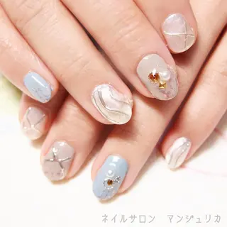 ネイル 山田 麻衣のネイルデザイン