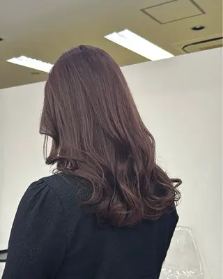 カラー 鈴木 ねねのヘアスタイル