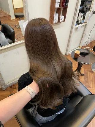 ロング カラー moe🥣ﾚｲﾔｰ ｶｯﾄ/透明感ｶﾗｰのヘアスタイル