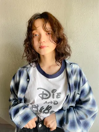 セミロング パーマ パーマ/レイヤー 岩山丈一郎のヘアスタイル