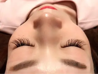 マツエク・マツパ 磧本 祐里恵のヘアスタイル