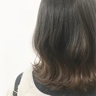 ミディアム カラー いけだ　ひかり ハイライトくびれヘアのヘアスタイル