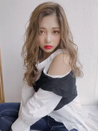 セミロング カラー 服部 樹季のヘアスタイル