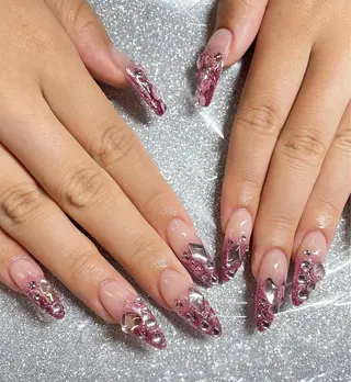 ネイル VIERU 🌈🎀💖のネイルデザイン