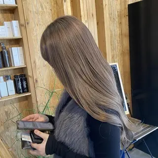 セミロング 赤味ゼロ✨️透ける ハイトーン😇ハルキのヘアスタイル