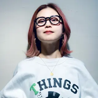 ミディアム カラー ヤノ ナオミのヘアスタイル