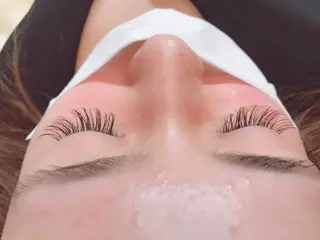 マツエク・マツパ 磧本 祐里恵のヘアスタイル