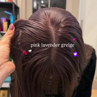 ロング カラー ミルクティー× グレージュMOMOのヘアスタイル