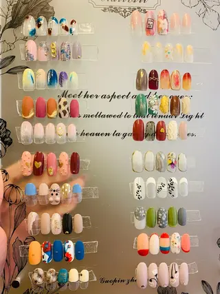 ミディアム EMILY  NAIL所属・EMILY NAILのネイルデザイン