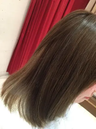 ミディアム セミロング カラー THE DAY所属・AKI HASHIMOTOのヘアスタイル