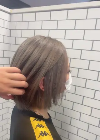 ショート カラー UNDER vr 【アンダーバー】のヘアスタイル