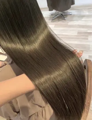 セミロング 【暖色カラー】山田 遥真のヘアスタイル