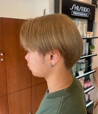 ショート カラー アライ ユウリのヘアスタイル