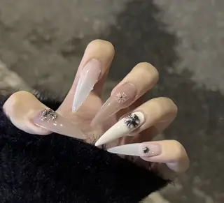 ネイル Pure&Rich Nailのネイルデザイン