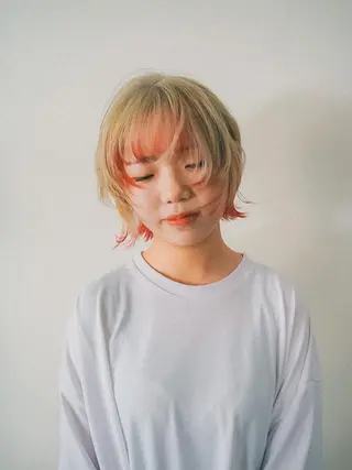 ショート ハイトーンカラー RYUのヘアスタイル