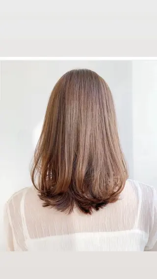 セミロング カラー 透明感カラー🦋艶髪 イヴカ💙のヘアスタイル