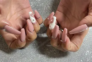 ネイル VIERU 🌈🎀💖のネイルデザイン