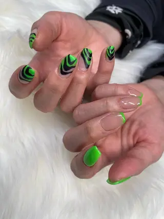 ロング カラー ヘアアレンジ キッズ ネイル マツエク・マツパ アイブロウ 福田 加奈のネイルデザイン