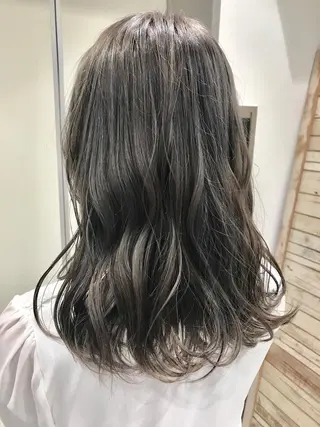 セミロング カラー 島袋 ナオユキのヘアスタイル