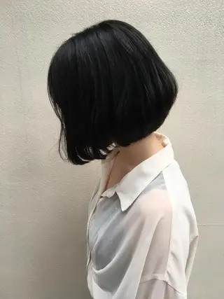ミディアム カラー THE DAY所属・AKI HASHIMOTOのヘアスタイル