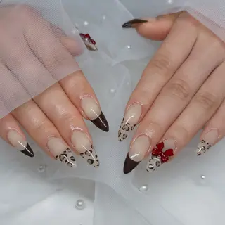 ネイル Natsumi 🦊  Nailのネイルデザイン