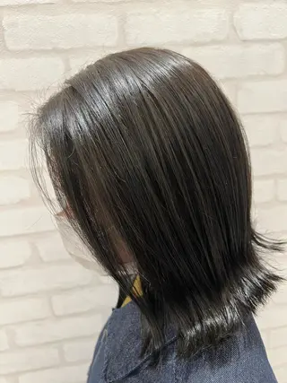 ミディアム カラー 石崎 真維のヘアスタイル