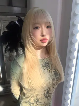 ロング AIRA/ブリーチ ‪/透明感カラーのヘアスタイル