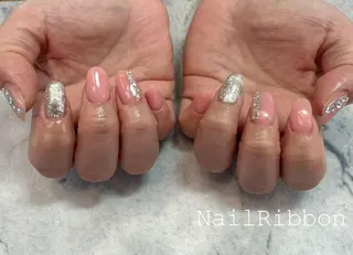 ネイル ネイルリボン 受付スタッフのネイルデザイン