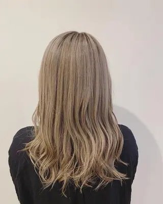 セミロング カラー 多田 彩香のヘアスタイル