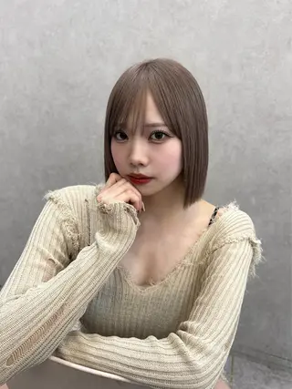 ミディアム karin ボブハイトーンのヘアスタイル