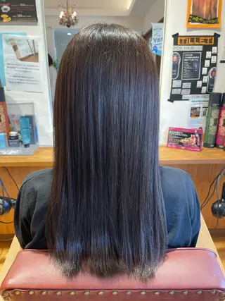 ロング カラー まつげパーマカラー モデルBAGUS凜華のヘアスタイル