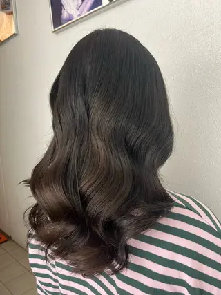 セミロング fahren-pure-suite所属・沼畑 夢希のマツエク・マツパデザイン