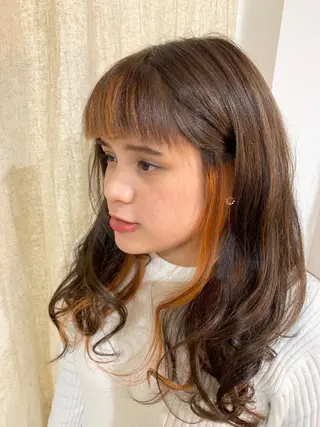 セミロング カラー 佐藤 美咲のヘアスタイル